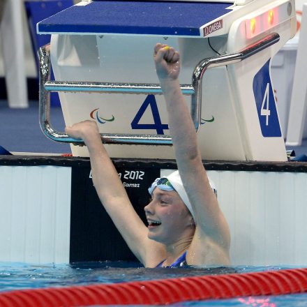 Maddie Elliott and the women's relay team storm to Glasgow gold