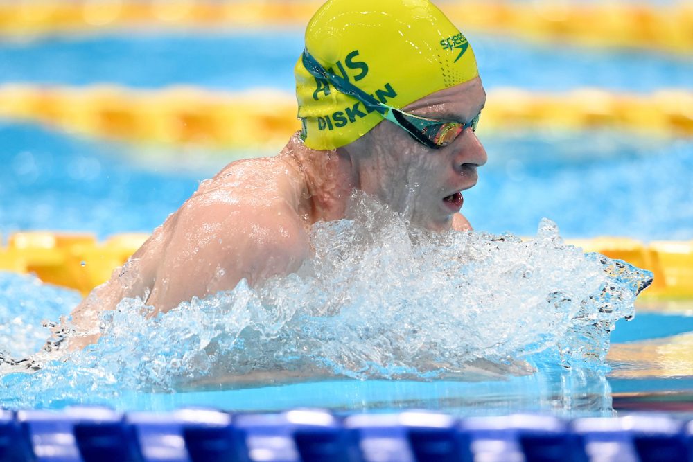 Timothy Disken swimming, competing in 2020 Tokyo Paralympic Games